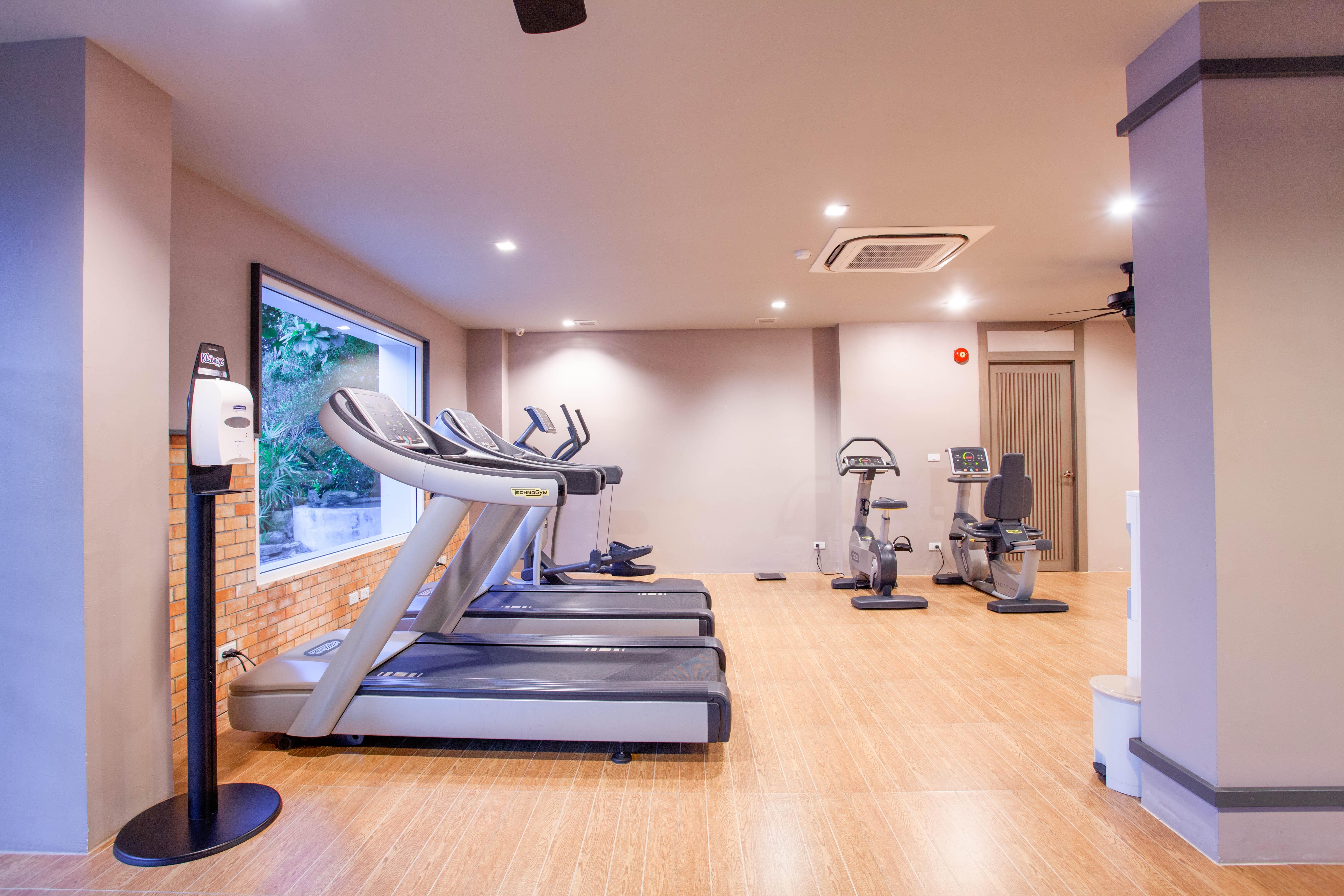 Zenmaya Oceanfront Phuket, Trademark Collection By Wyndham Patong Екстер'єр фото The gym at the hotel