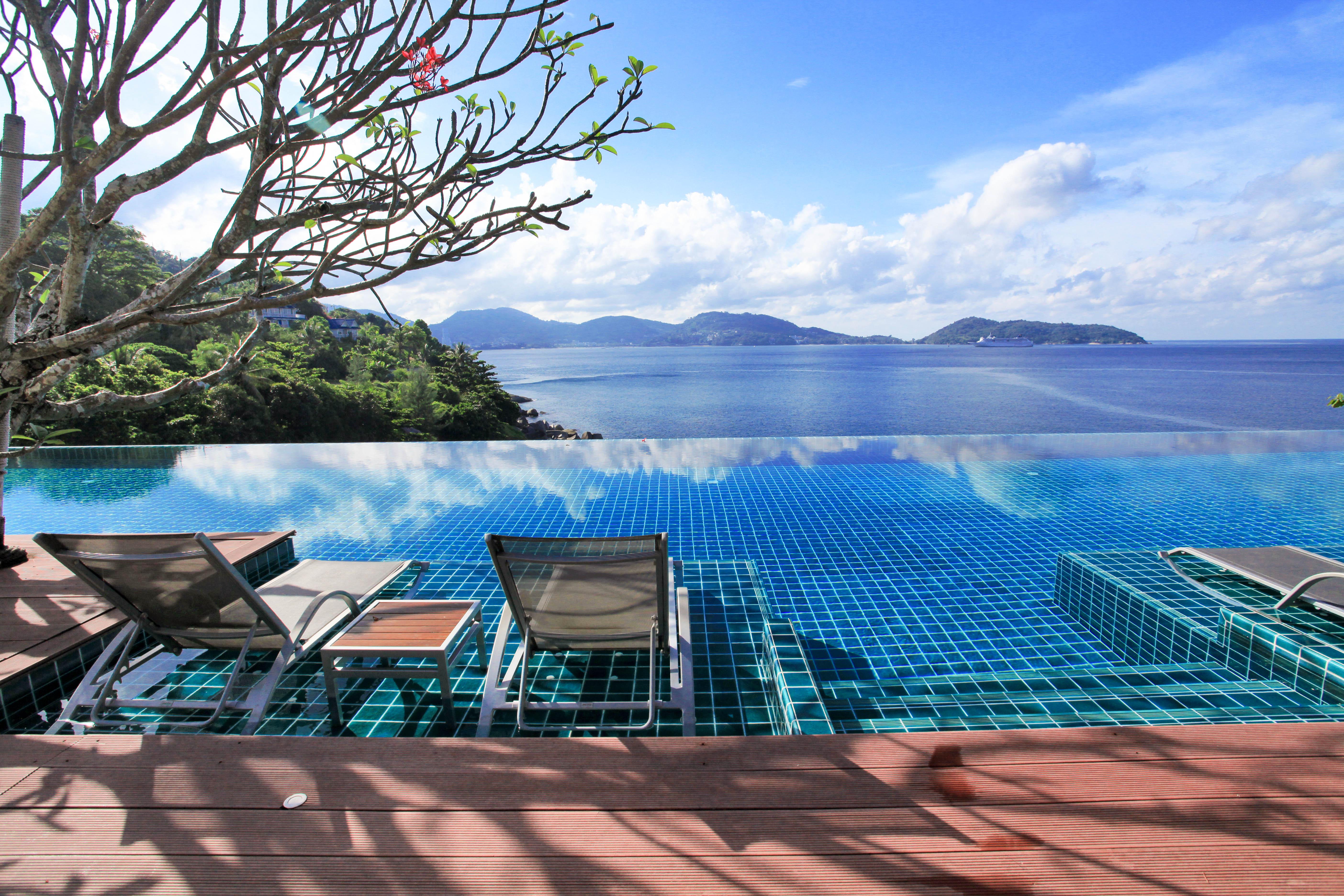 Zenmaya Oceanfront Phuket, Trademark Collection By Wyndham Patong Екстер'єр фото Infinity pool at a resort in Phuket, Thailand