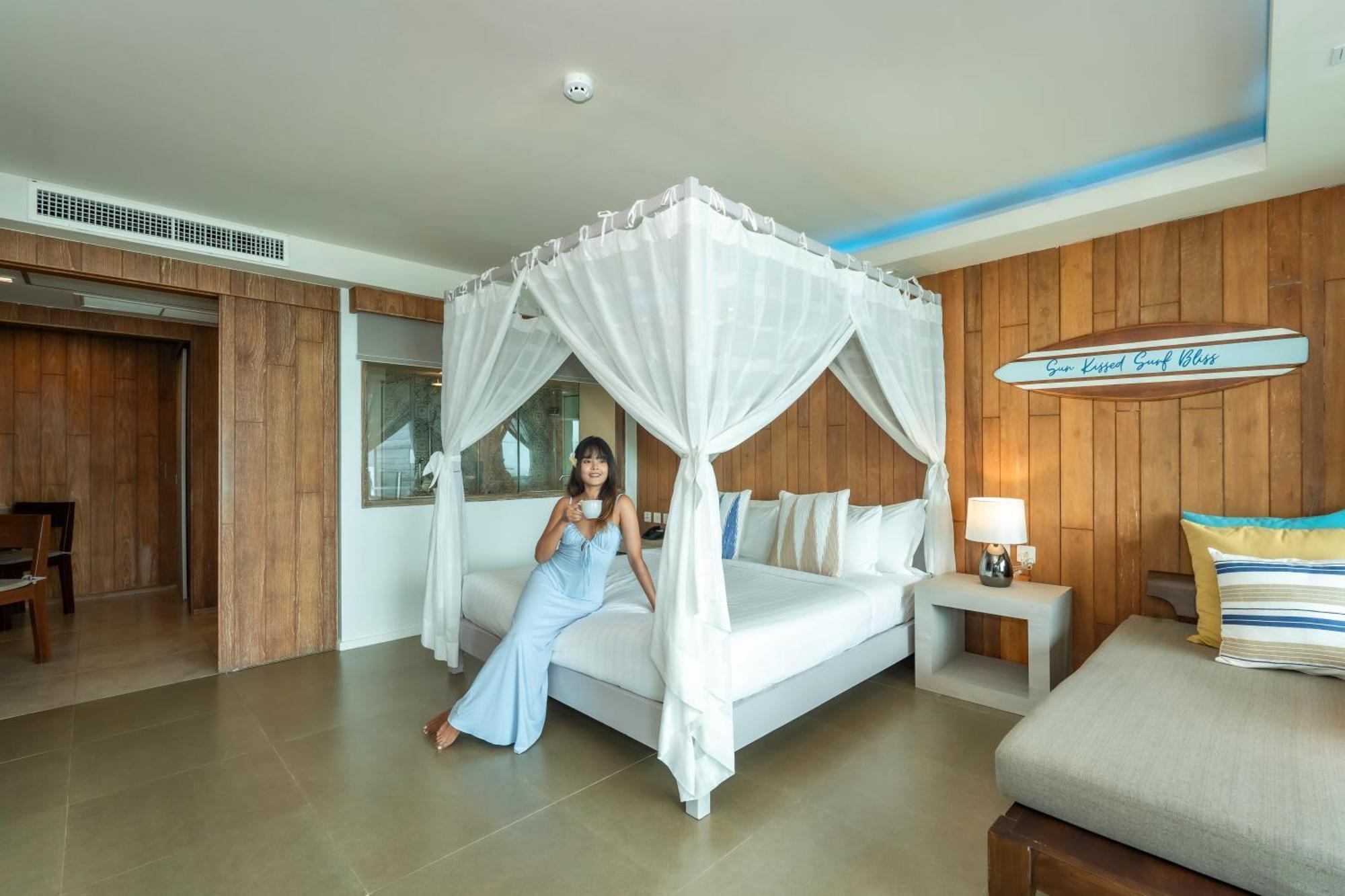 Zenmaya Oceanfront Phuket, Trademark Collection By Wyndham Patong Екстер'єр фото A guest at the hotel